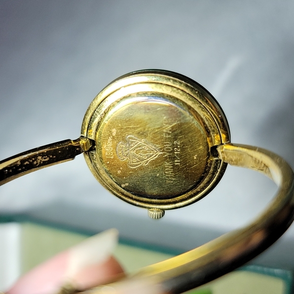 Vintage Authentic Gold Gucci 11/12.2 Women's watch - Picture 3 of 6